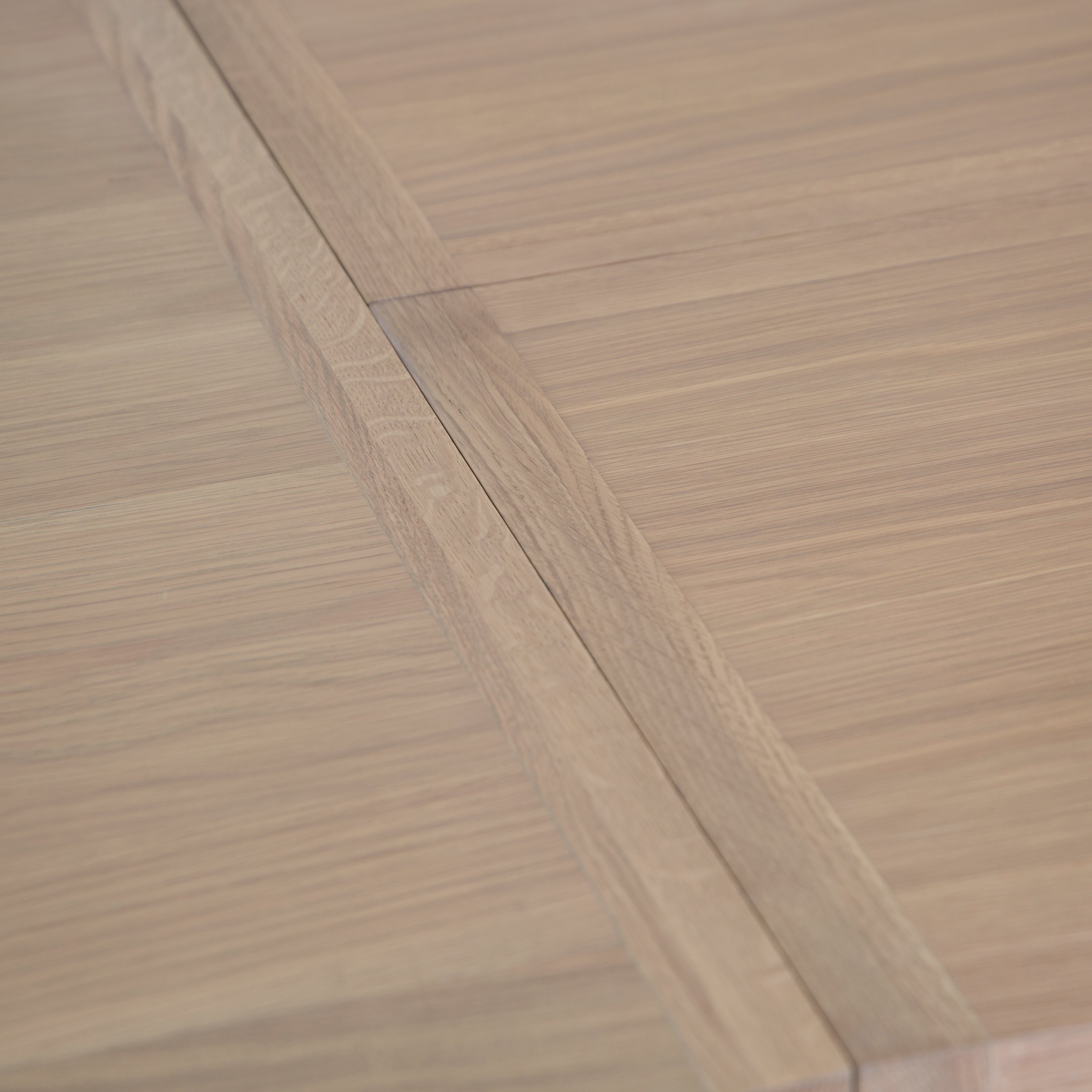 Dorset White Painted 1.3m Butterfly Extending Table