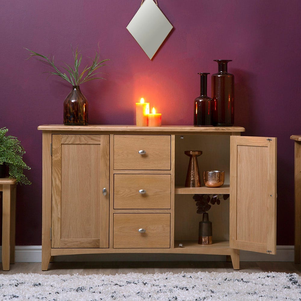 Gloucester Oak 2 Door 3 Drawer Large Sideboard