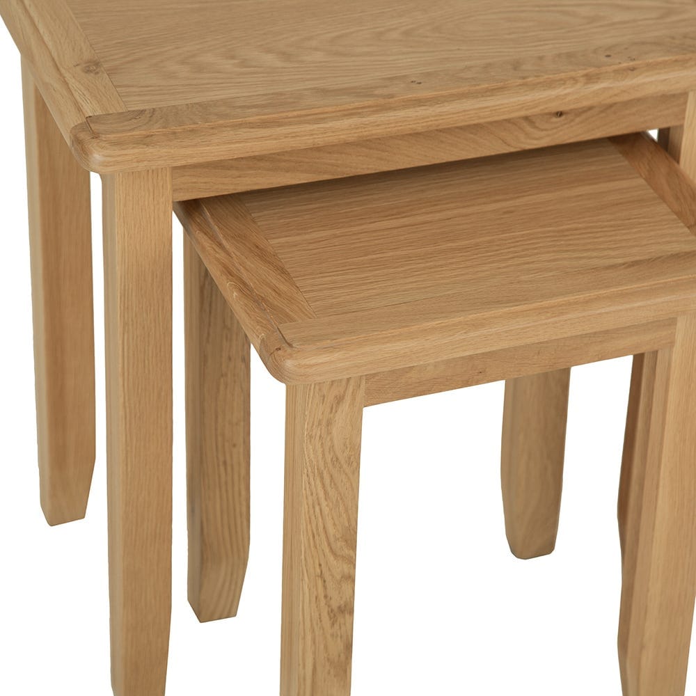 Gloucester Oak Nest of 2 Tables